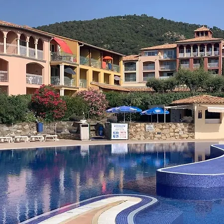 Beau 2 Pieces, Magnifique Vue Et Piscine