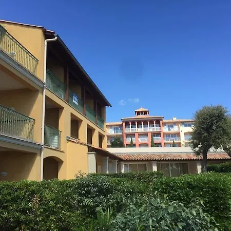 Beau 2 Pieces, Magnifique Vue Et Piscine *