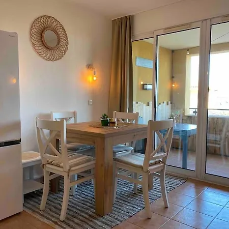 Beau 2 Pieces, Magnifique Vue Et Piscine * Les Issambres
